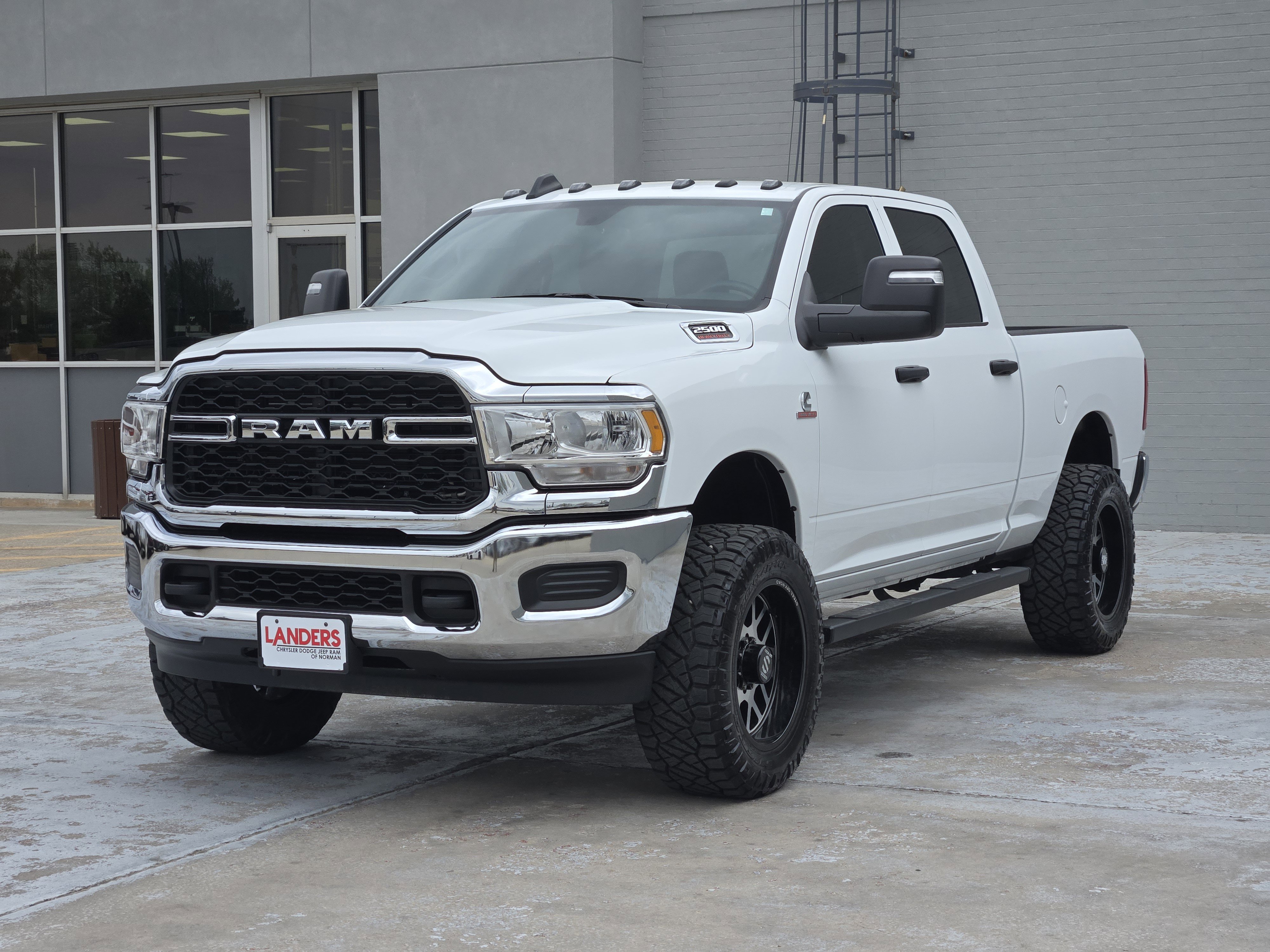 Used 2023 RAM 2500 Tradesman w/ Chrome Appearance Group image 4
