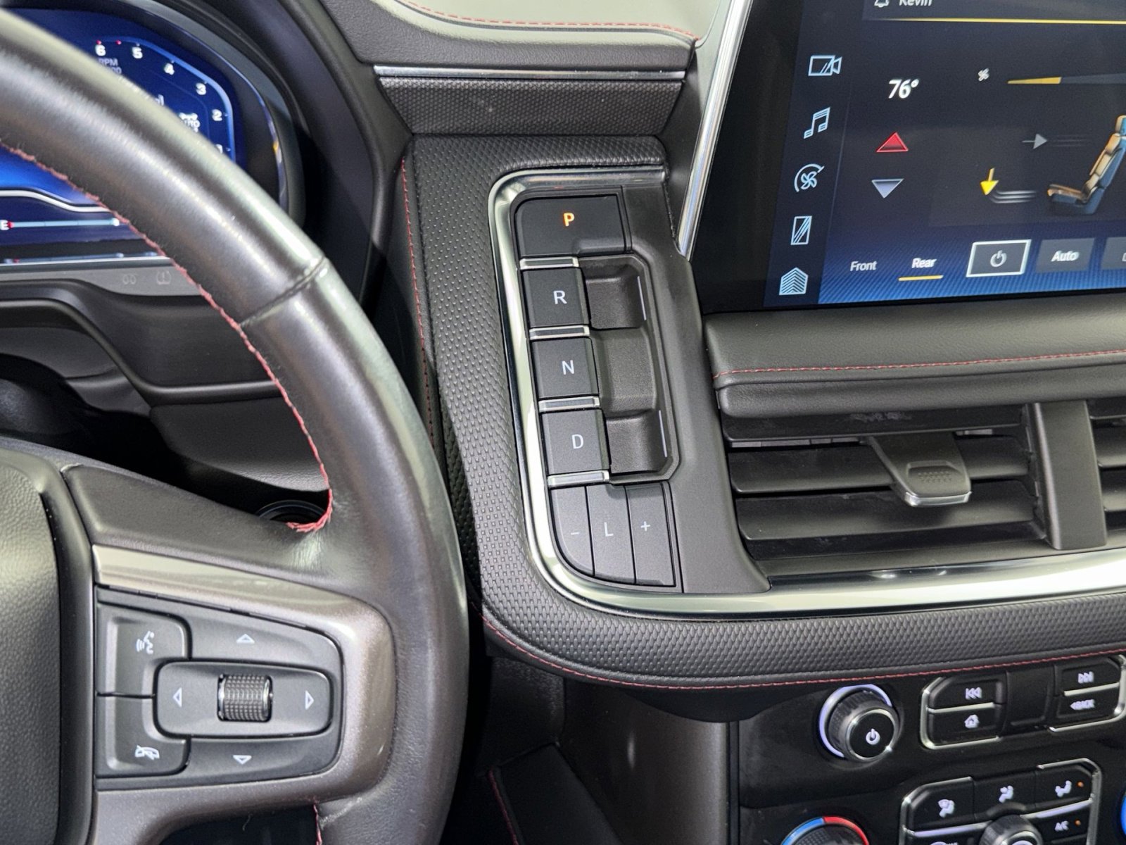 Used 2022 Chevrolet Suburban RST w/ Luxury Package image 22