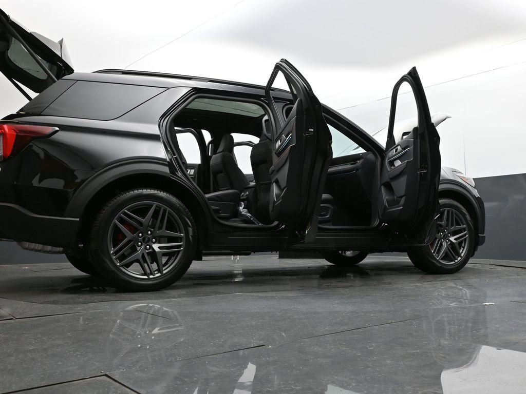 New 2026 Ford Explorer ST w/ Sun And Sound Package image 38