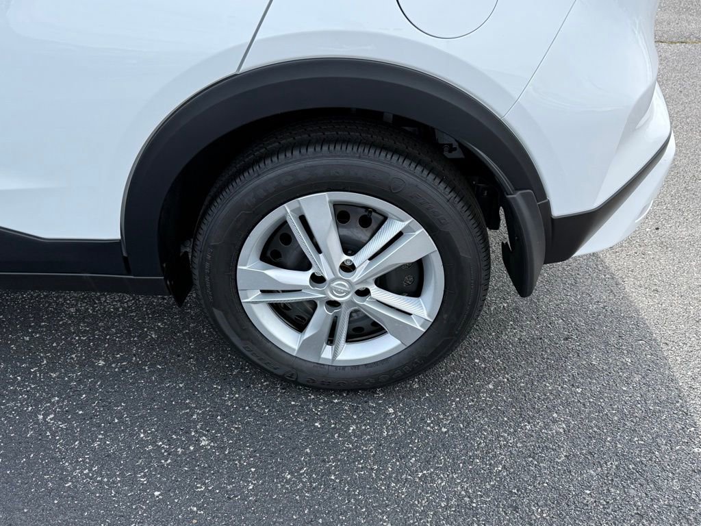 New 2025 Nissan Kicks Play S image 40