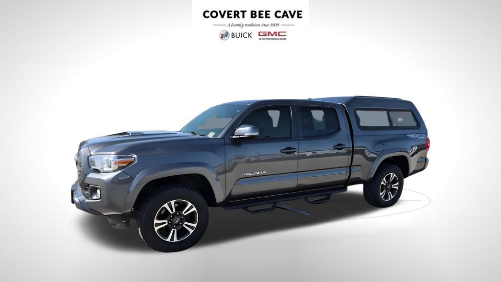 Used 2016 Toyota Tacoma TRD Sport image 4