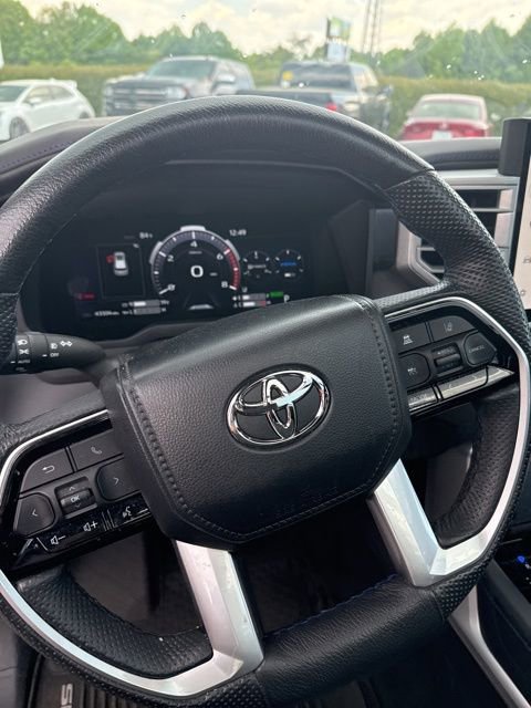 Used 2024 Toyota Sequoia Platinum AWD/4WD image 9