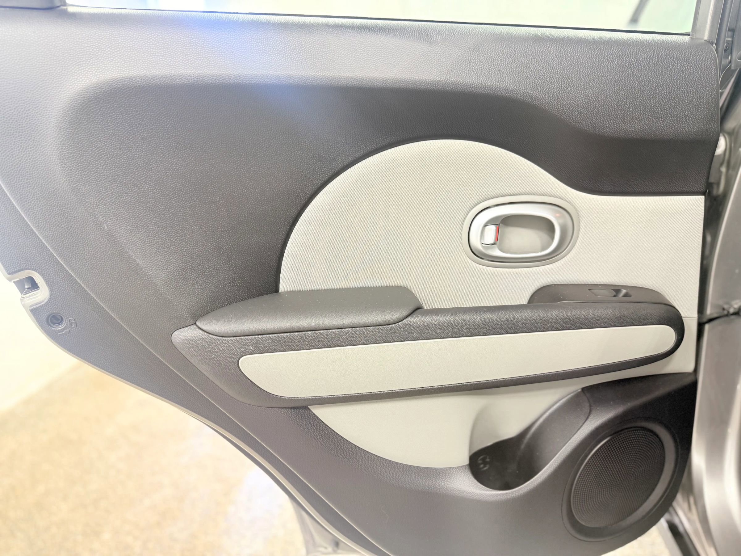 Used 2014 Kia Soul EV image 25