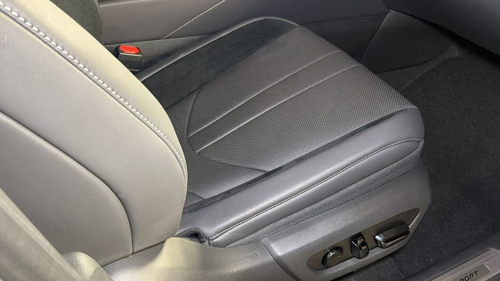 Used 2024 Lexus RX 500h F Sport image 11