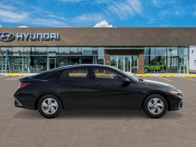 New 2026 Hyundai Elantra SE FWD image 7