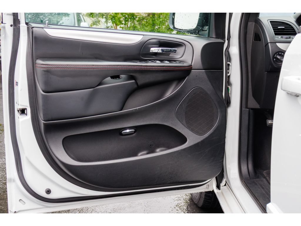Used 2017 Dodge Grand Caravan GT FWD image 20