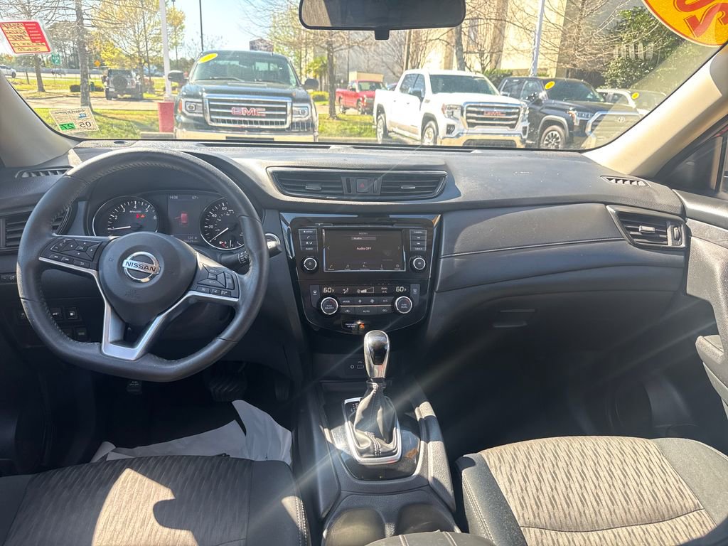 Used 2019 Nissan Rogue SV image 18