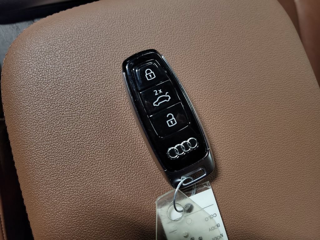 Used 2023 Audi Q7 2.0T Premium w/ Convenience Package AWD/4WD image 15