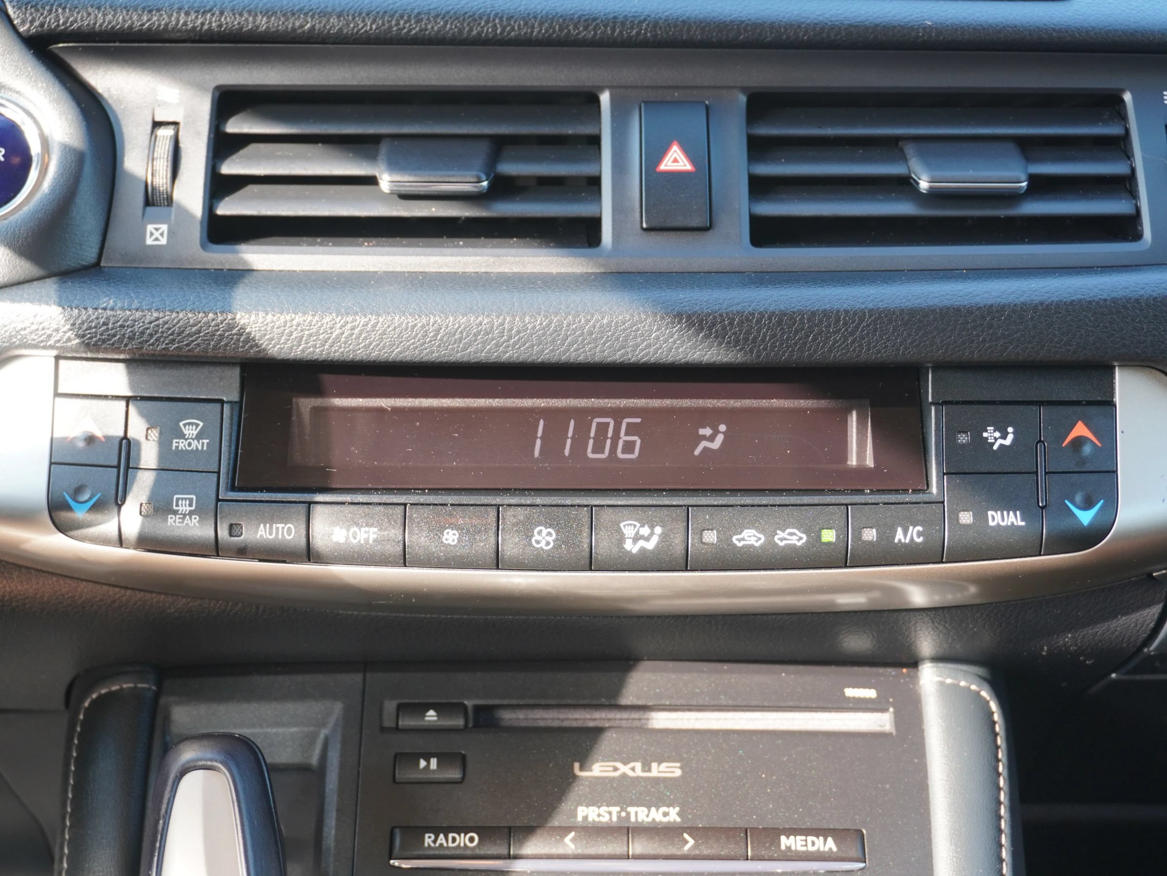 Used 2015 Lexus CT 200h w/ Navigation Package FWD image 17