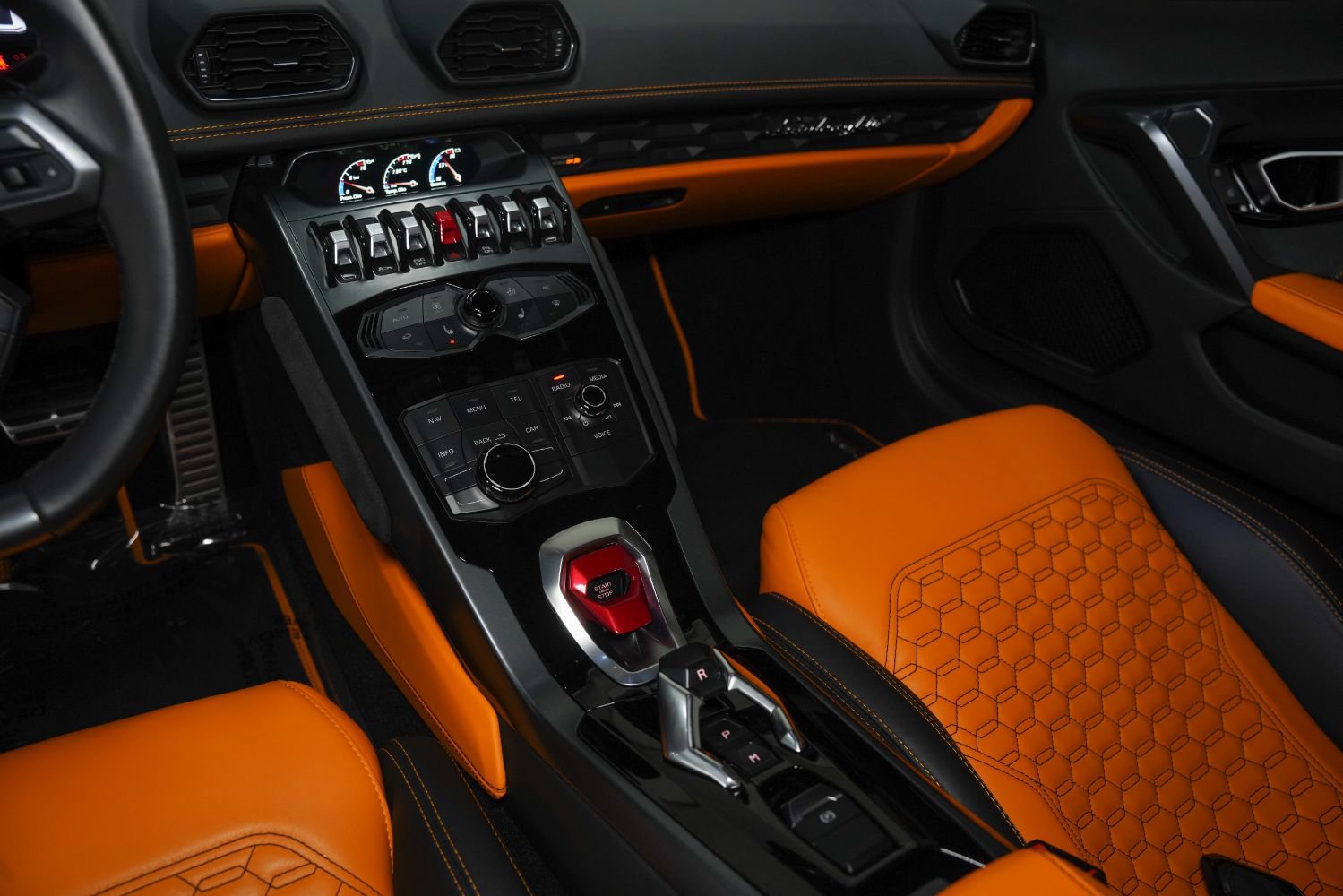Used 2017 Lamborghini Huracan LP 580-2 RWD image 38