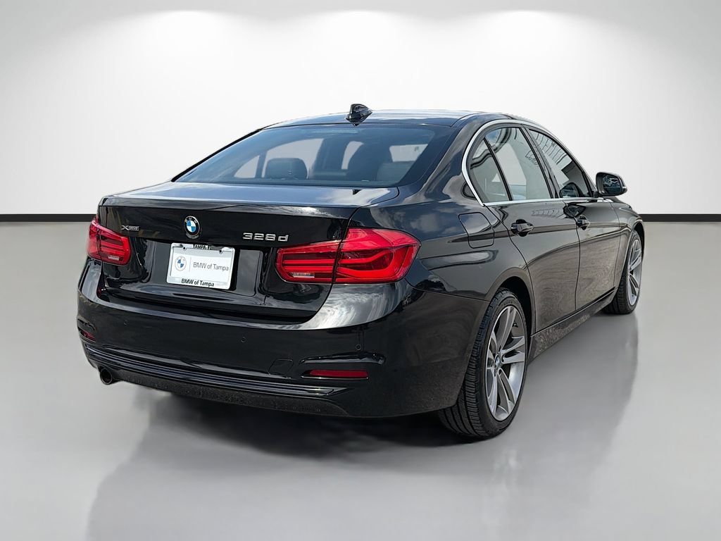 Used 2017 BMW 328d xDrive Sedan AWD/4WD image 3