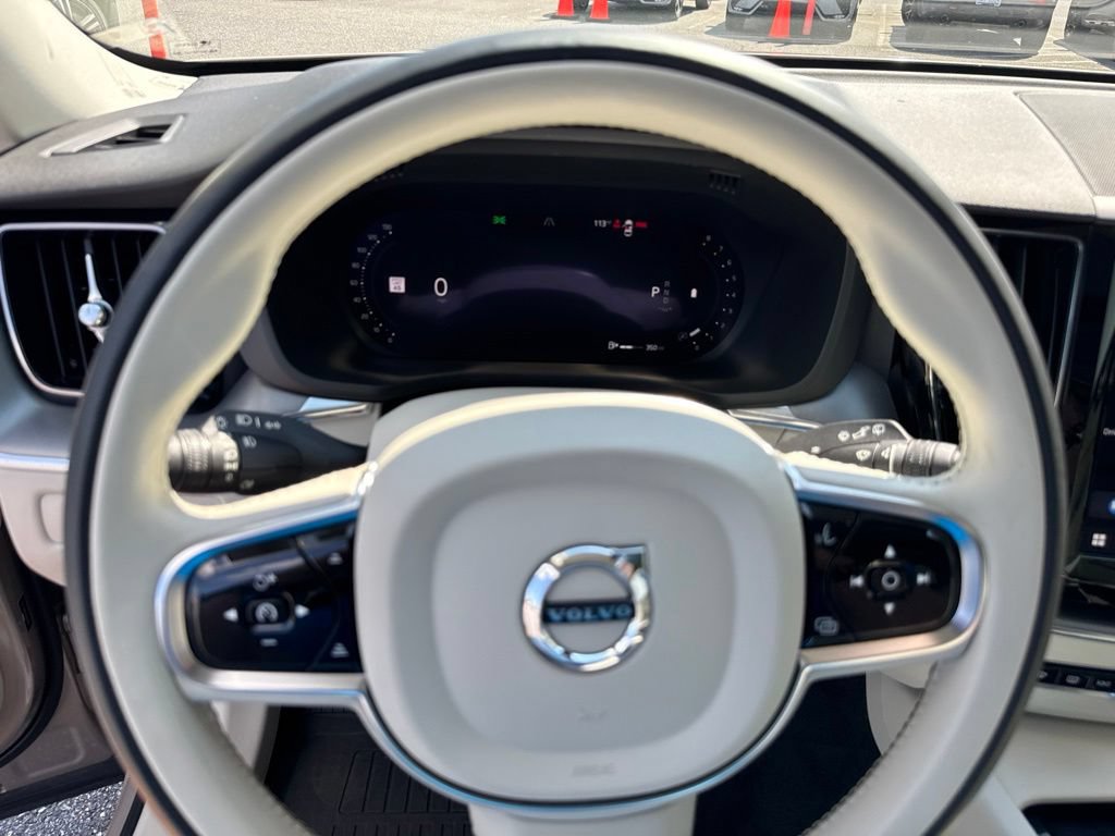Used 2024 Volvo XC60 B5 Core AWD/4WD image 32