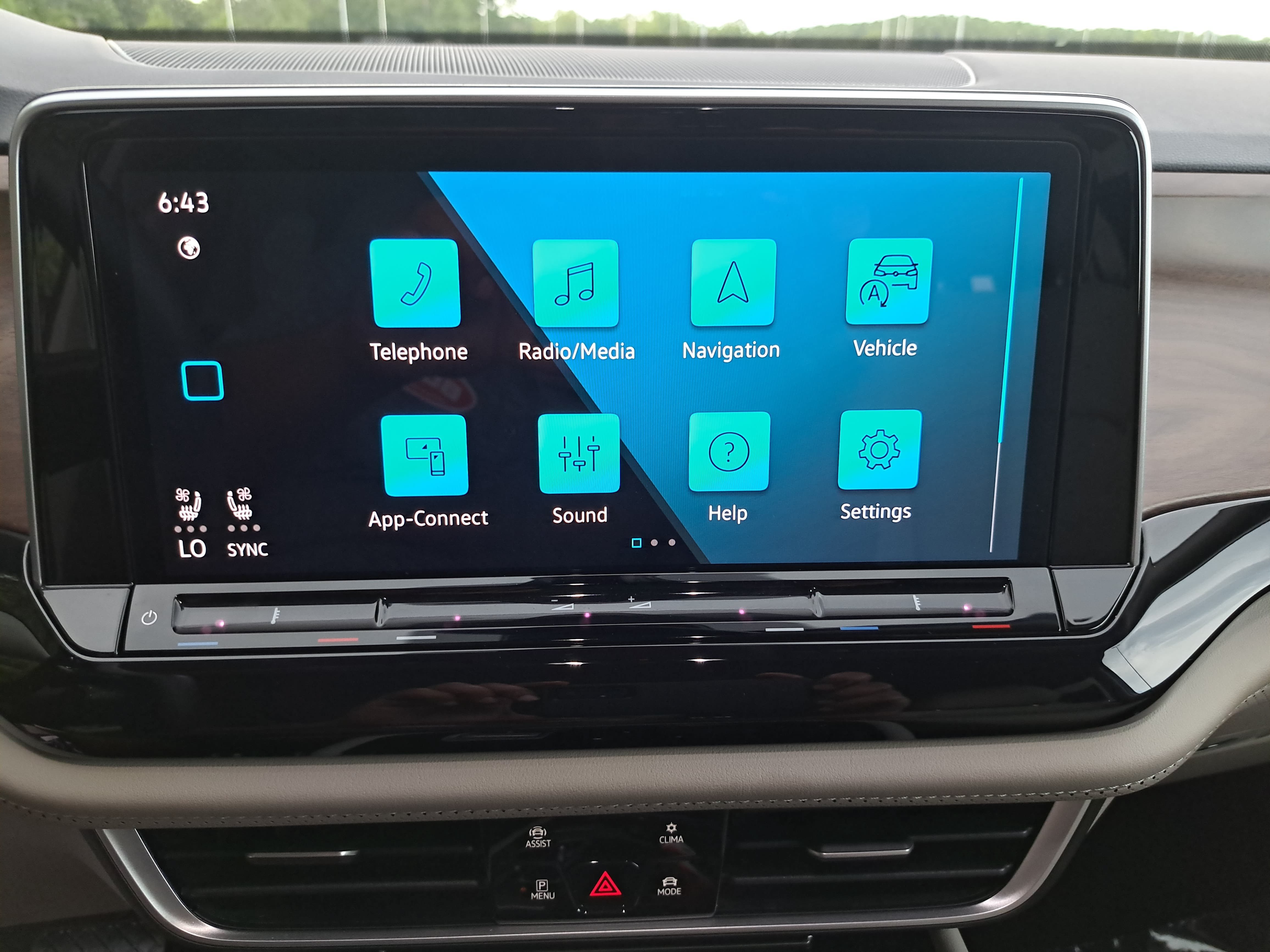 Certified 2026 Volkswagen Atlas SE w/ Black Wheel Package FWD image 22