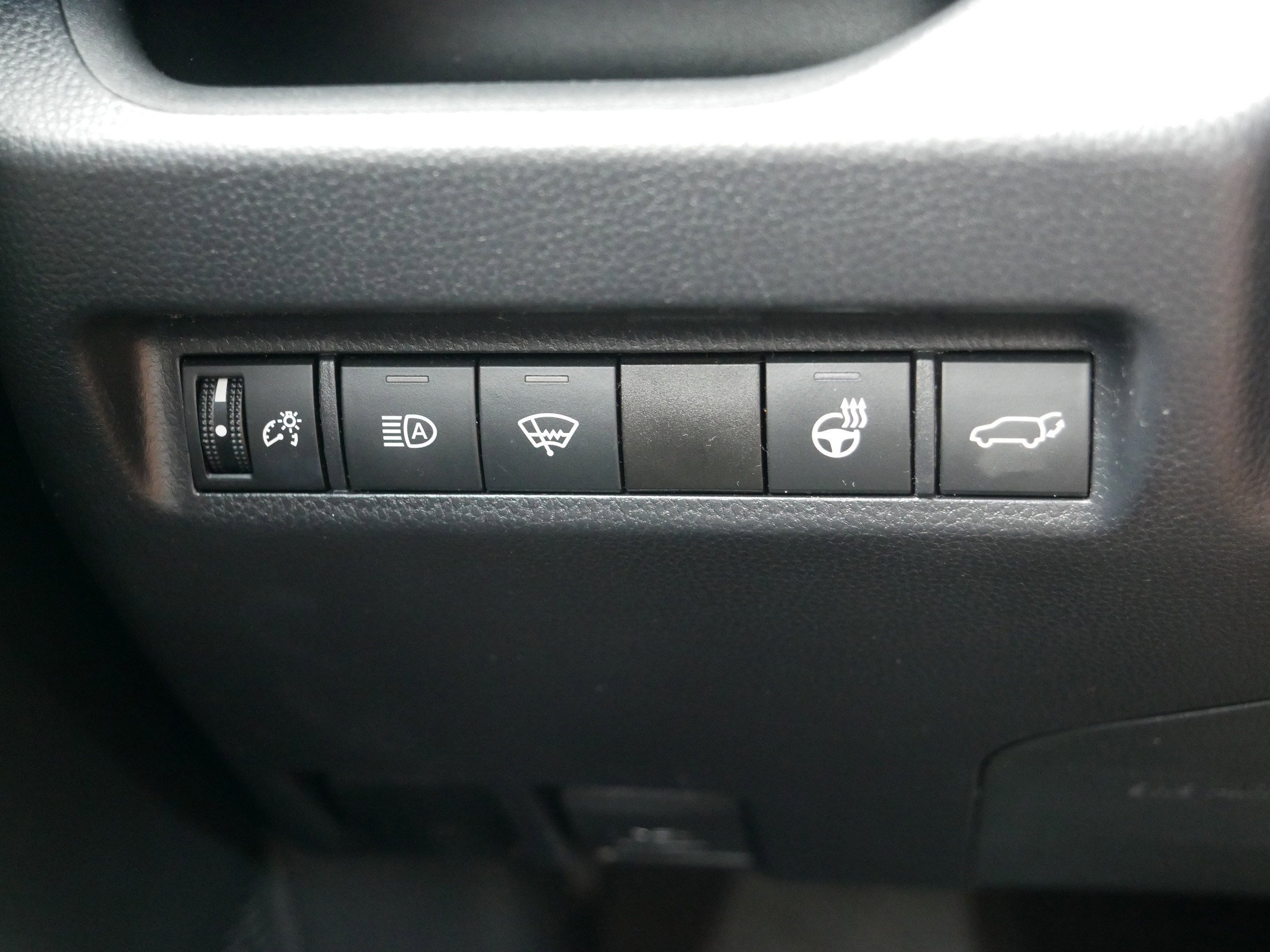 Used 2019 Toyota RAV4 XLE image 26