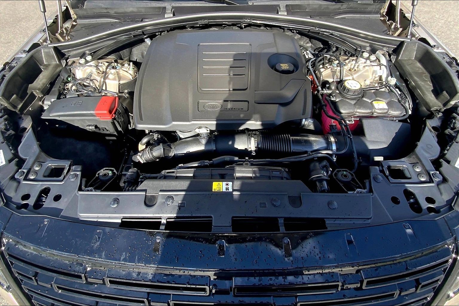 New 2026 Land Rover Range Rover Velar Dynamic SE image 16