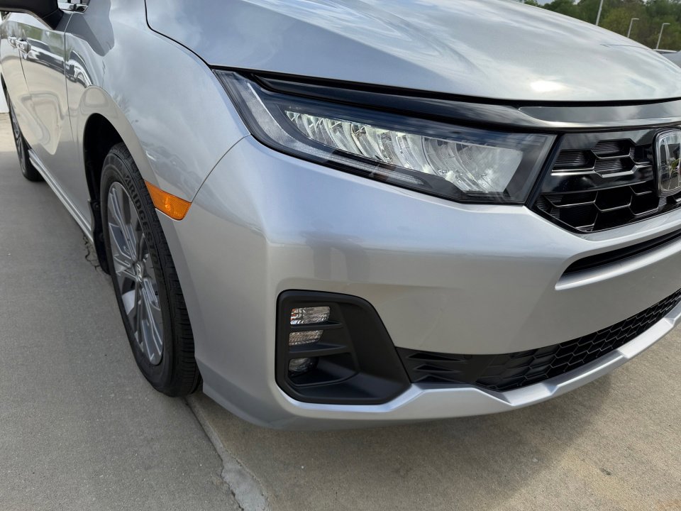 Certified 2025 Honda Odyssey Touring image 28
