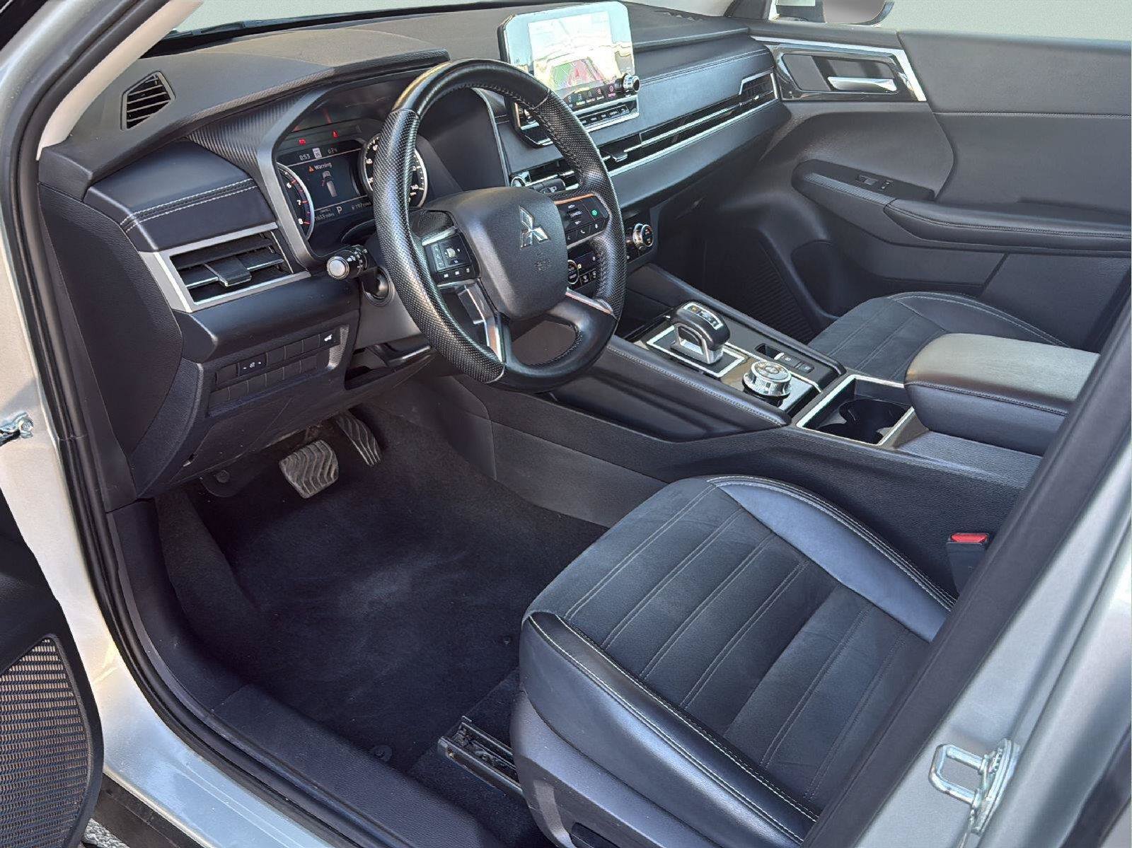 Used 2024 Mitsubishi Outlander SE FWD image 15