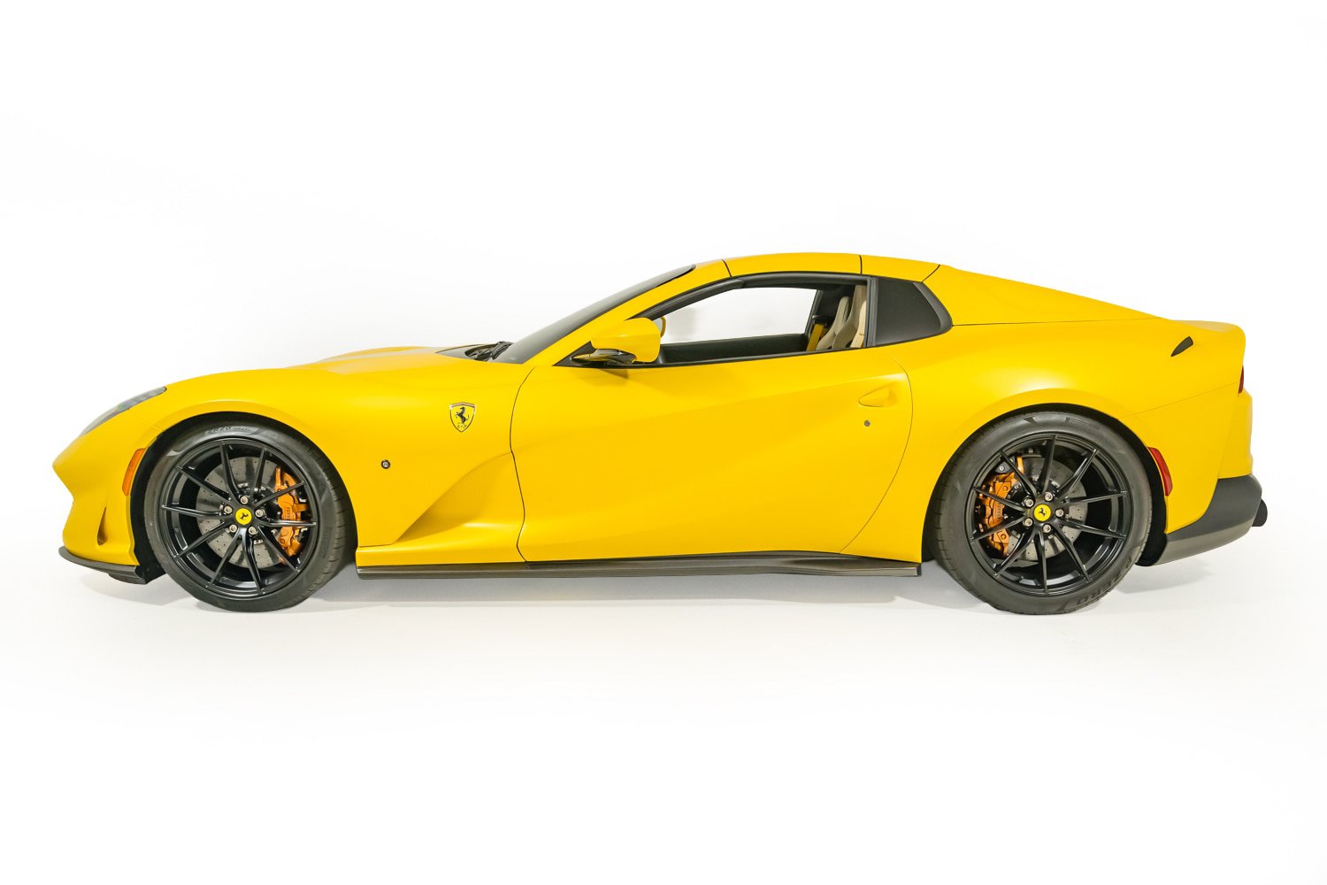 Used 2022 Ferrari 812 GTS RWD image 3