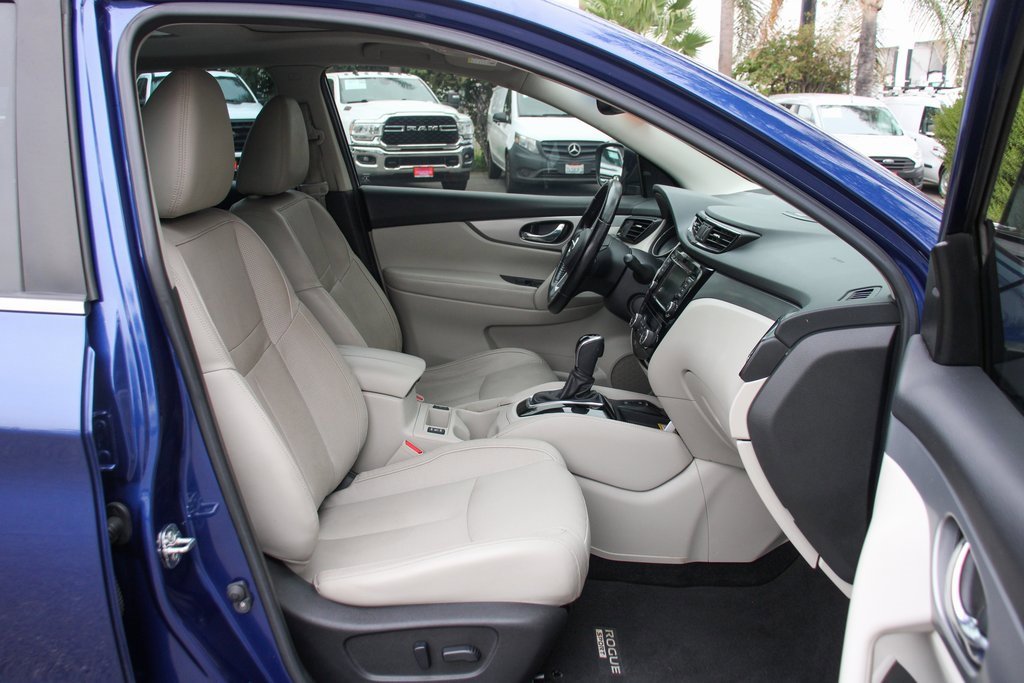 Used 2020 Nissan Rogue Sport SL w/ Premium Package image 40