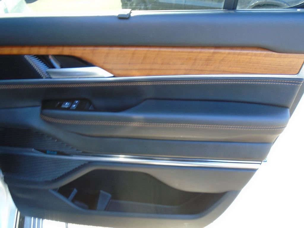 Used 2024 Jeep Grand Wagoneer L Series III image 9