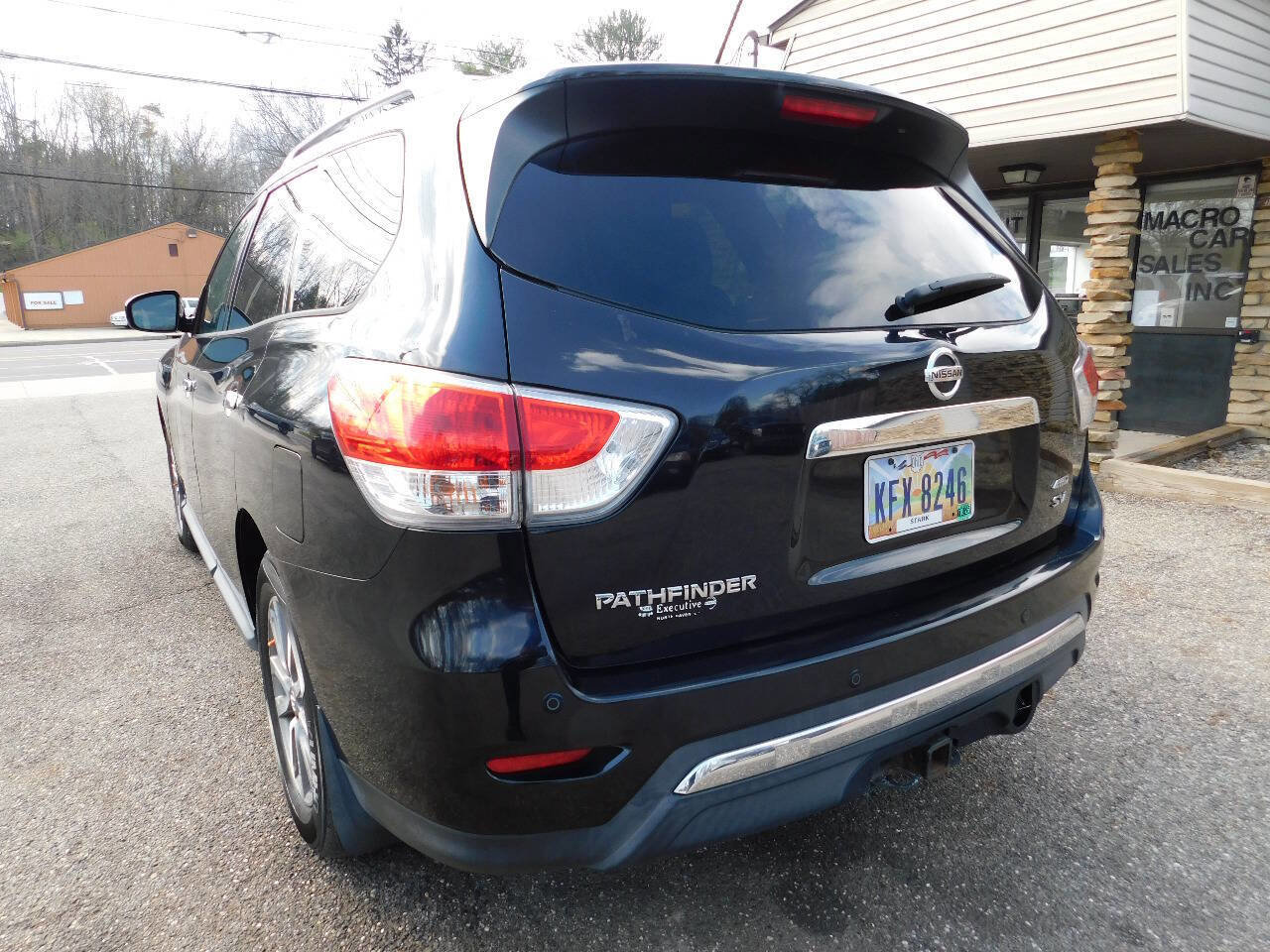 Used 2013 Nissan Pathfinder SV w/ Trailer Tow Pkg AWD/4WD image 8