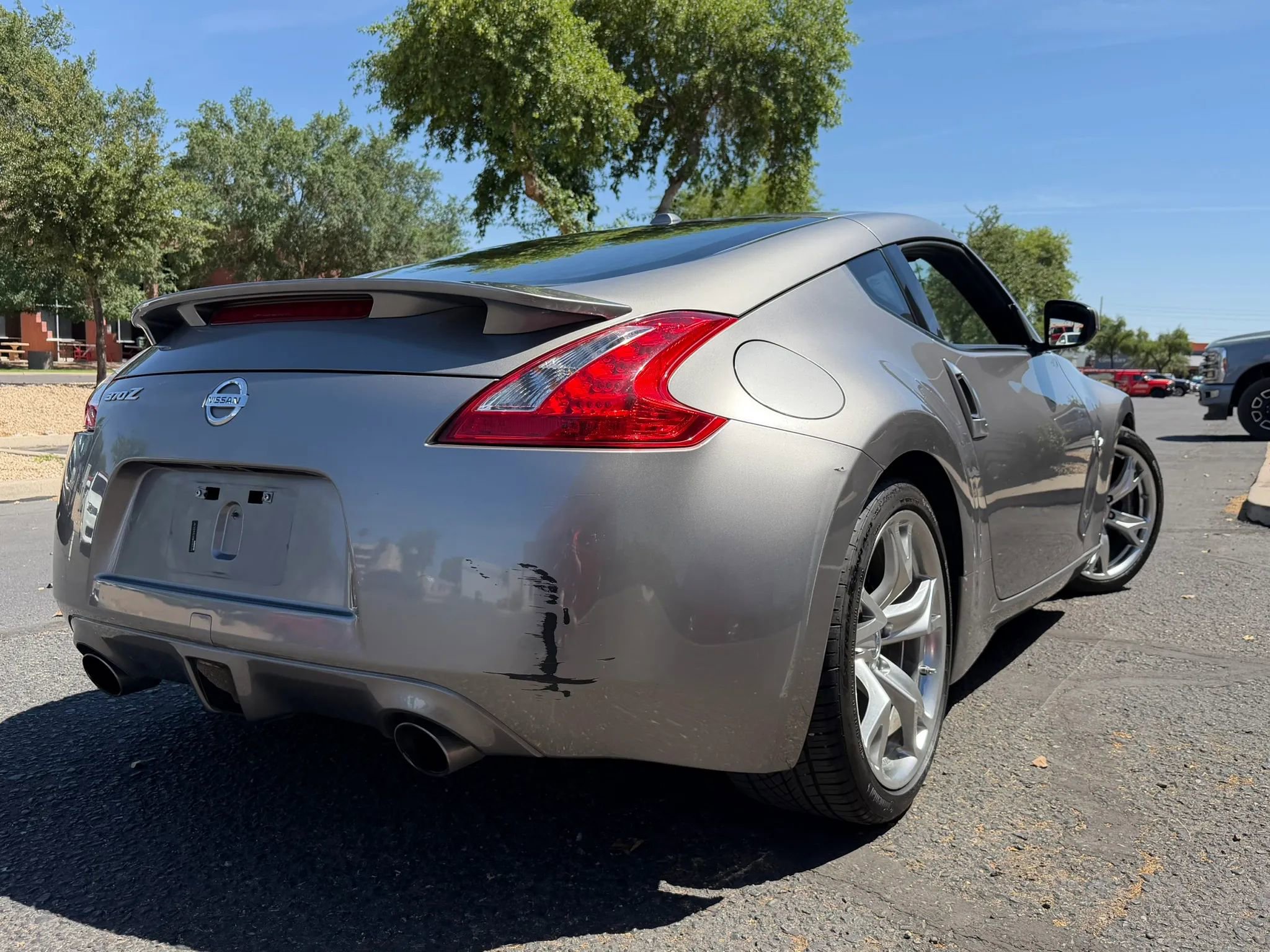 Used 2009 Nissan 370Z Touring w/ Sport Pkg RWD image 2