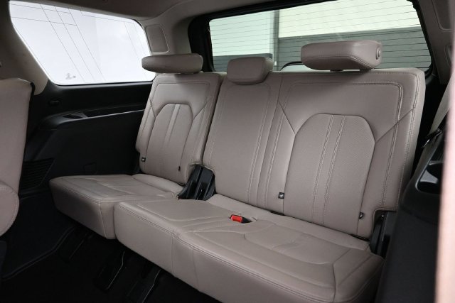 Certified 2024 Ford Expedition Limited RWD image 29