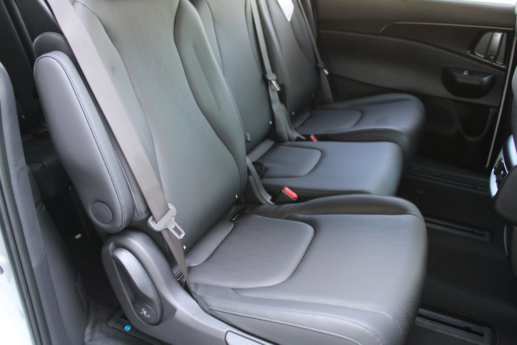 New 2026 Kia Carnival SX w/ SX Dark Edition Package image 7