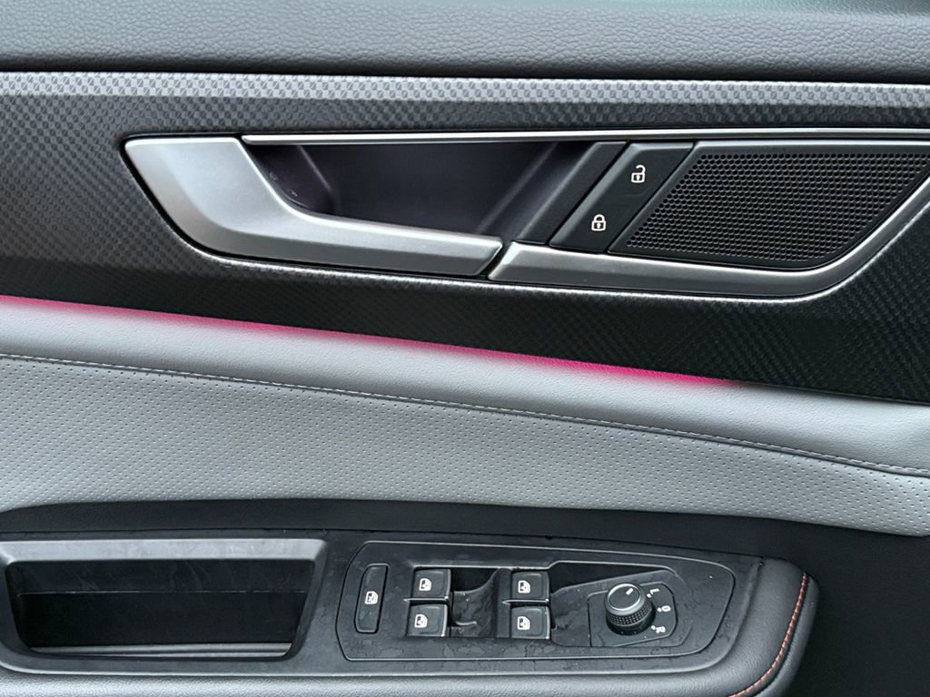 Used 2025 Volkswagen Atlas Peak Edition SE image 11