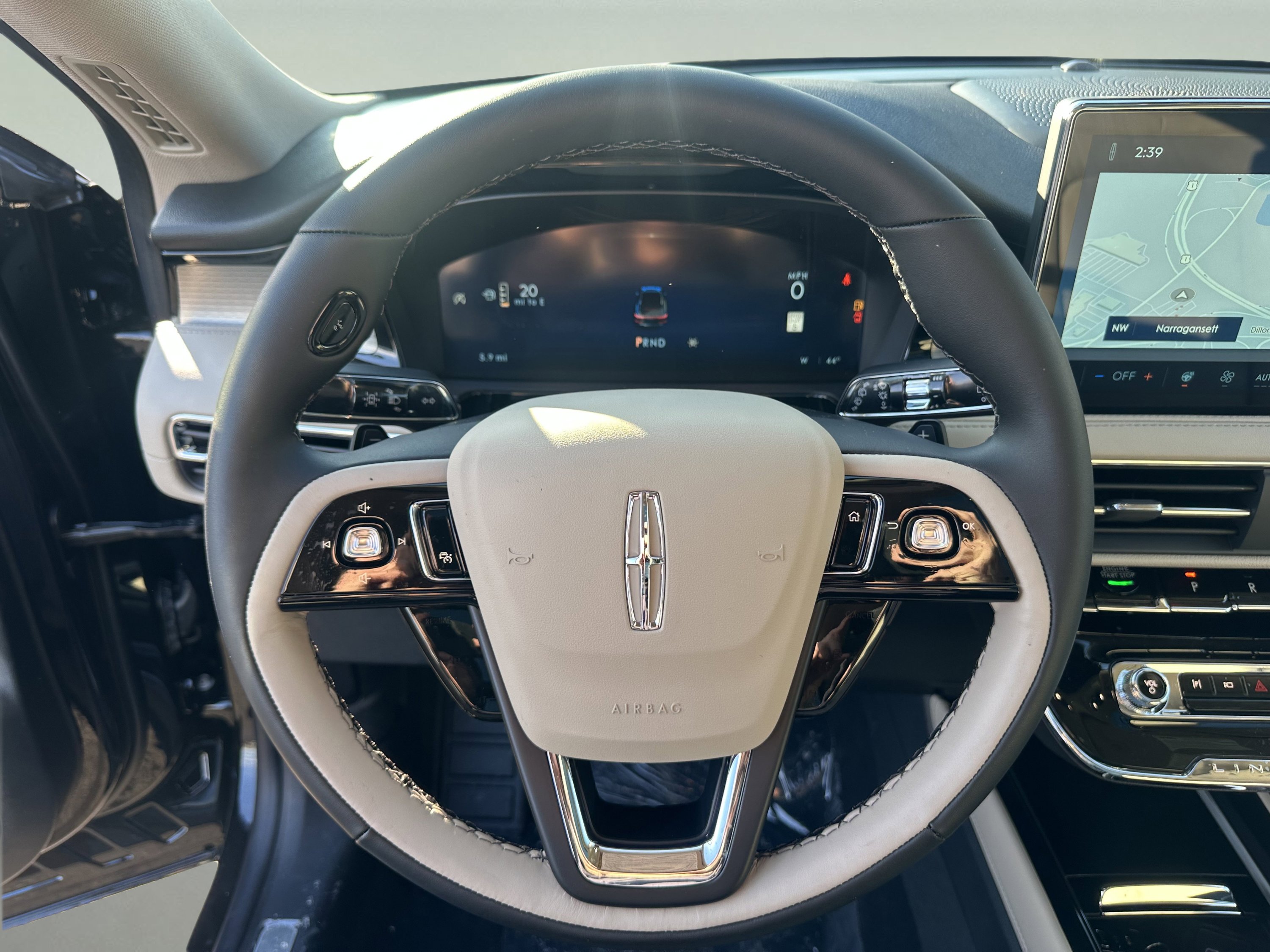 New 2026 Lincoln Corsair Premiere image 12
