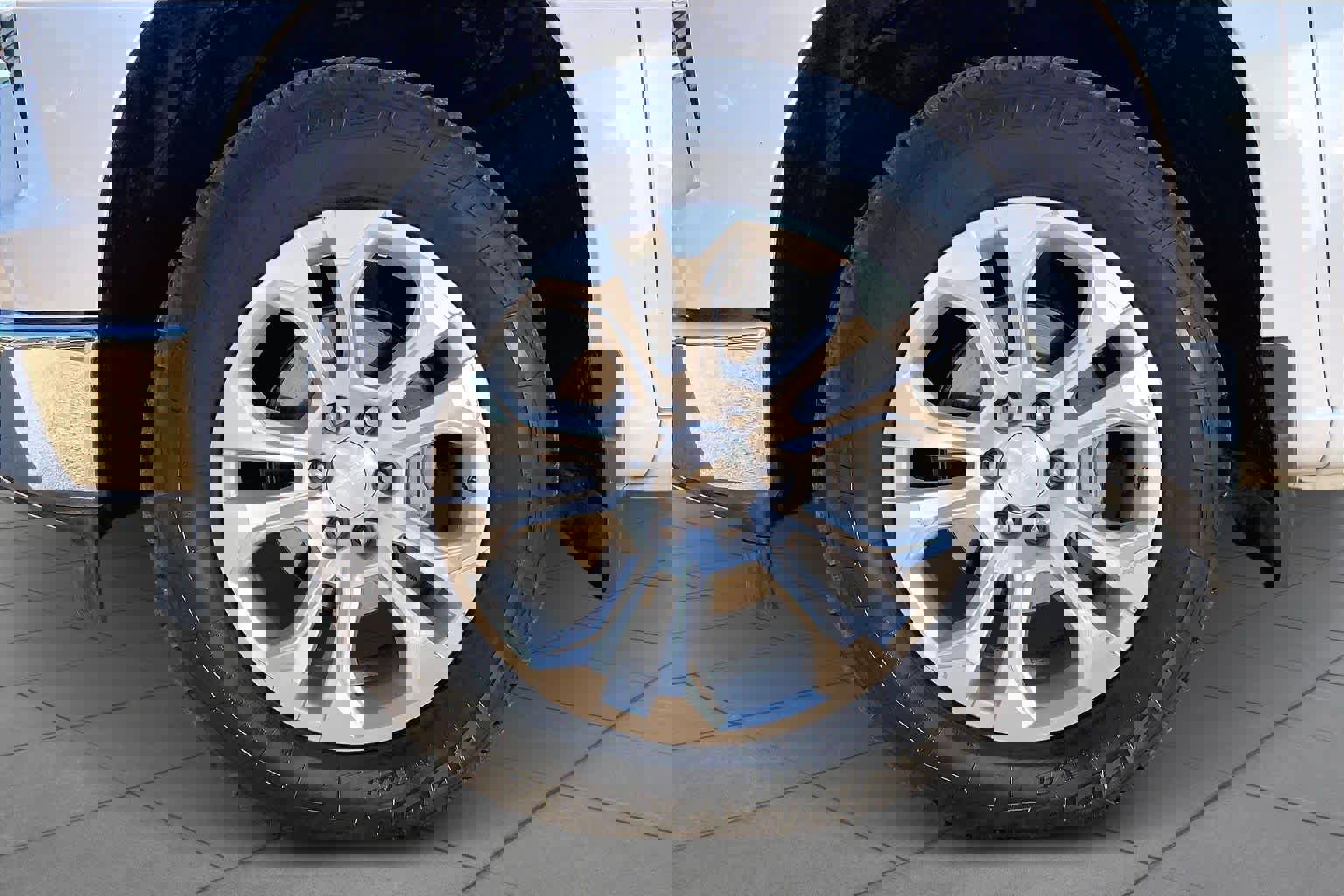 Used 2024 Chevrolet Silverado 1500 LTZ image 11