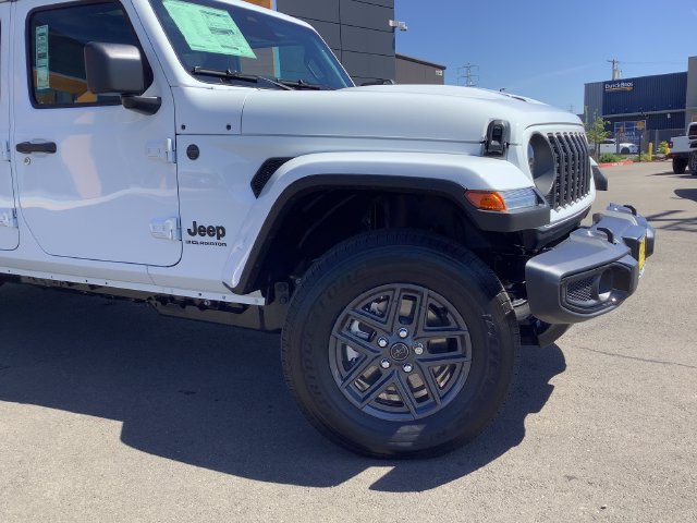 New 2026 Jeep Gladiator Sport AWD/4WD image 3