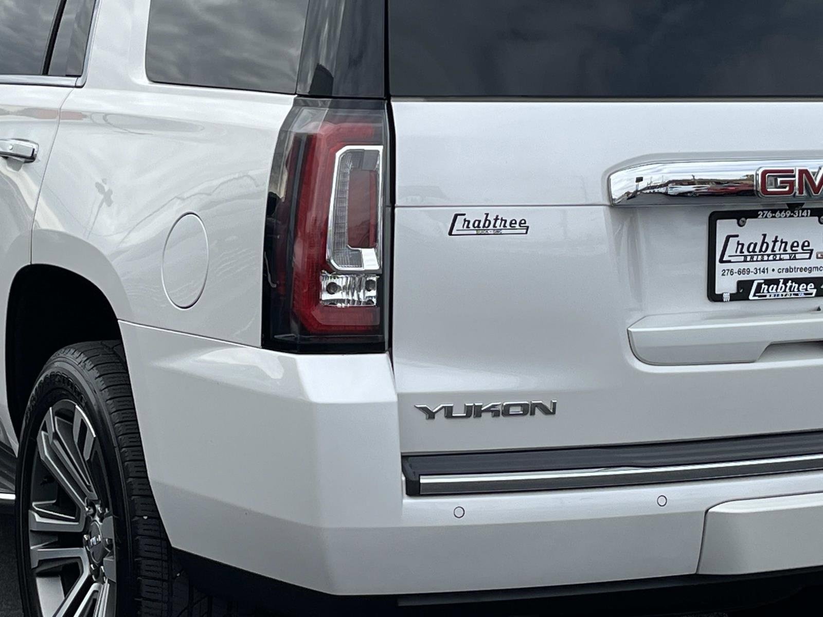 Used 2017 GMC Yukon Denali w/ Open Road Package image 5