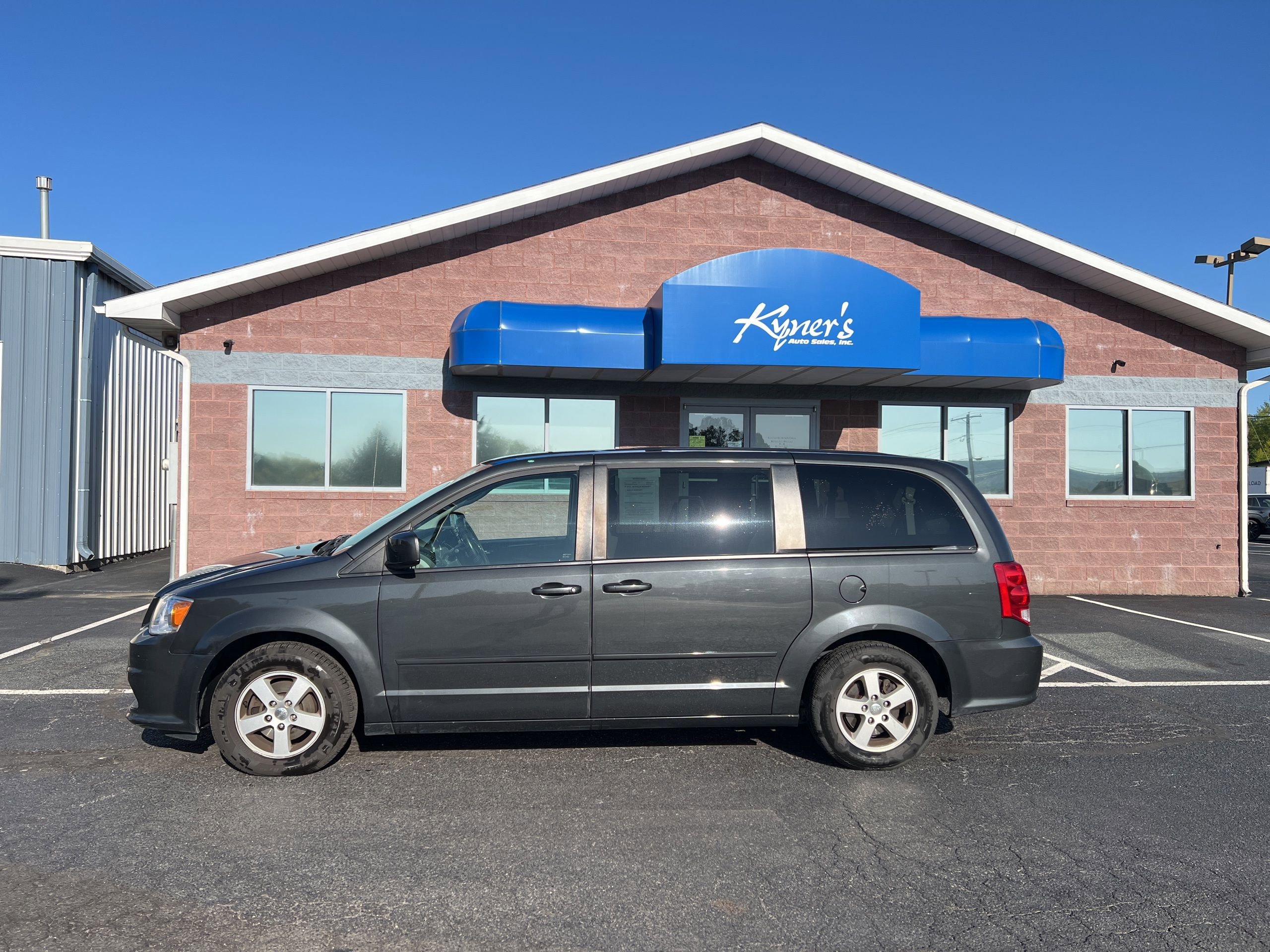 Used 2012 Dodge Grand Caravan SE FWD image 3