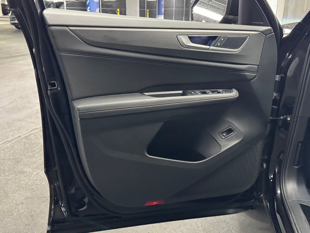 New 2026 Volkswagen Atlas Cross Sport SE image 18