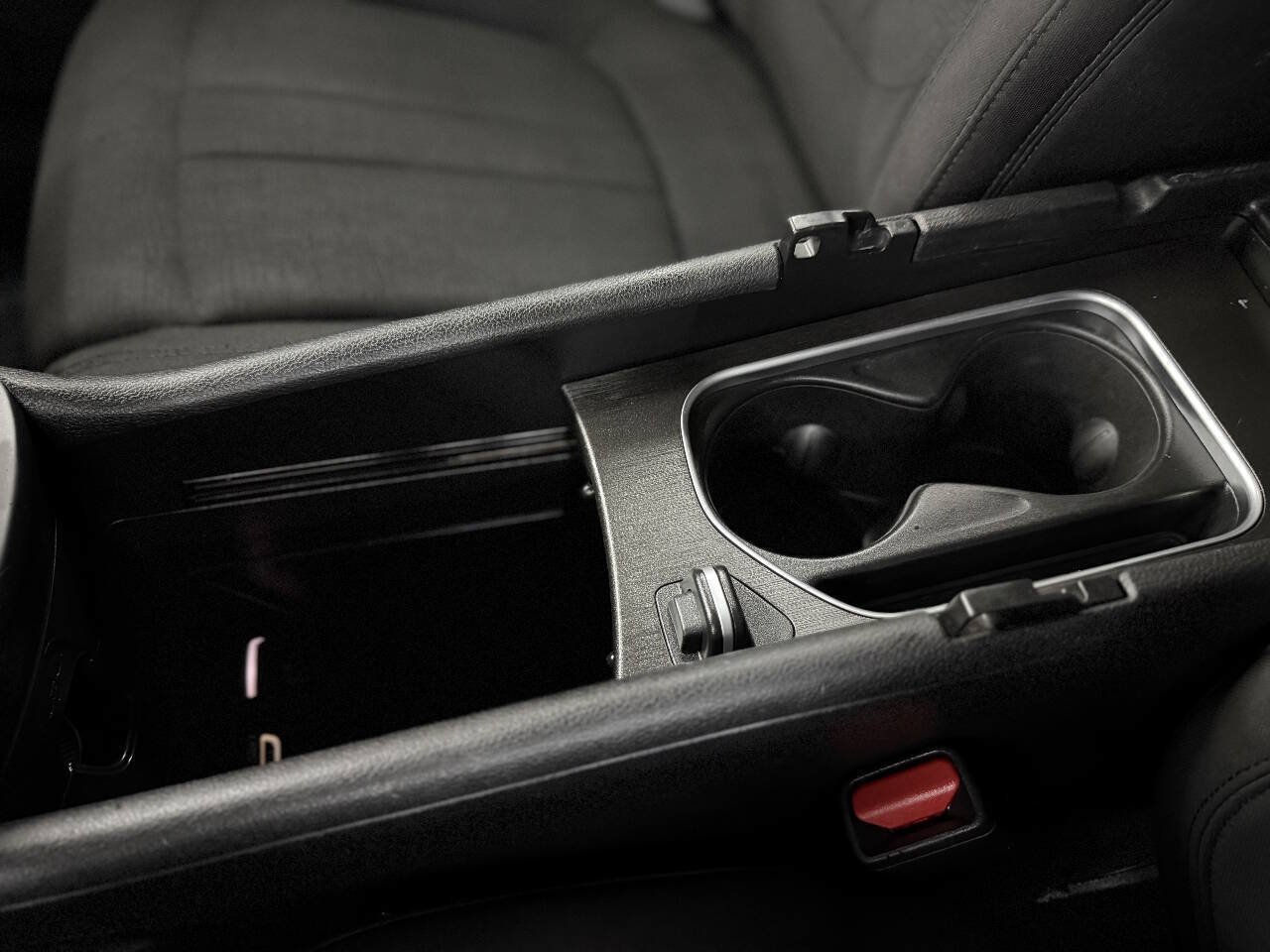 Used 2017 Chrysler 200 LX FWD image 20
