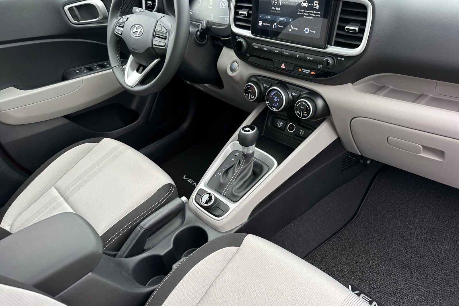 New 2025 Hyundai Venue SEL image 15