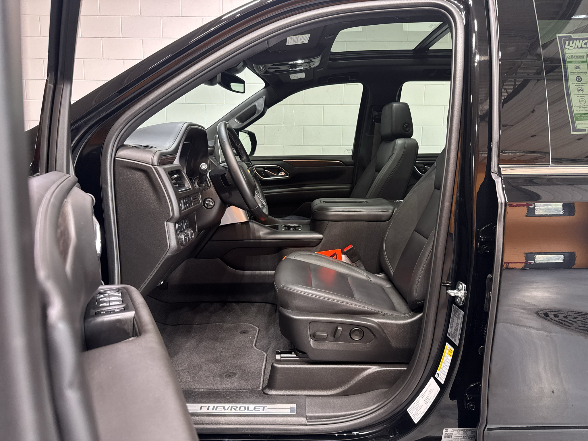 Used 2024 Chevrolet Tahoe LT w/ LT Signature Plus Package AWD/4WD image 15