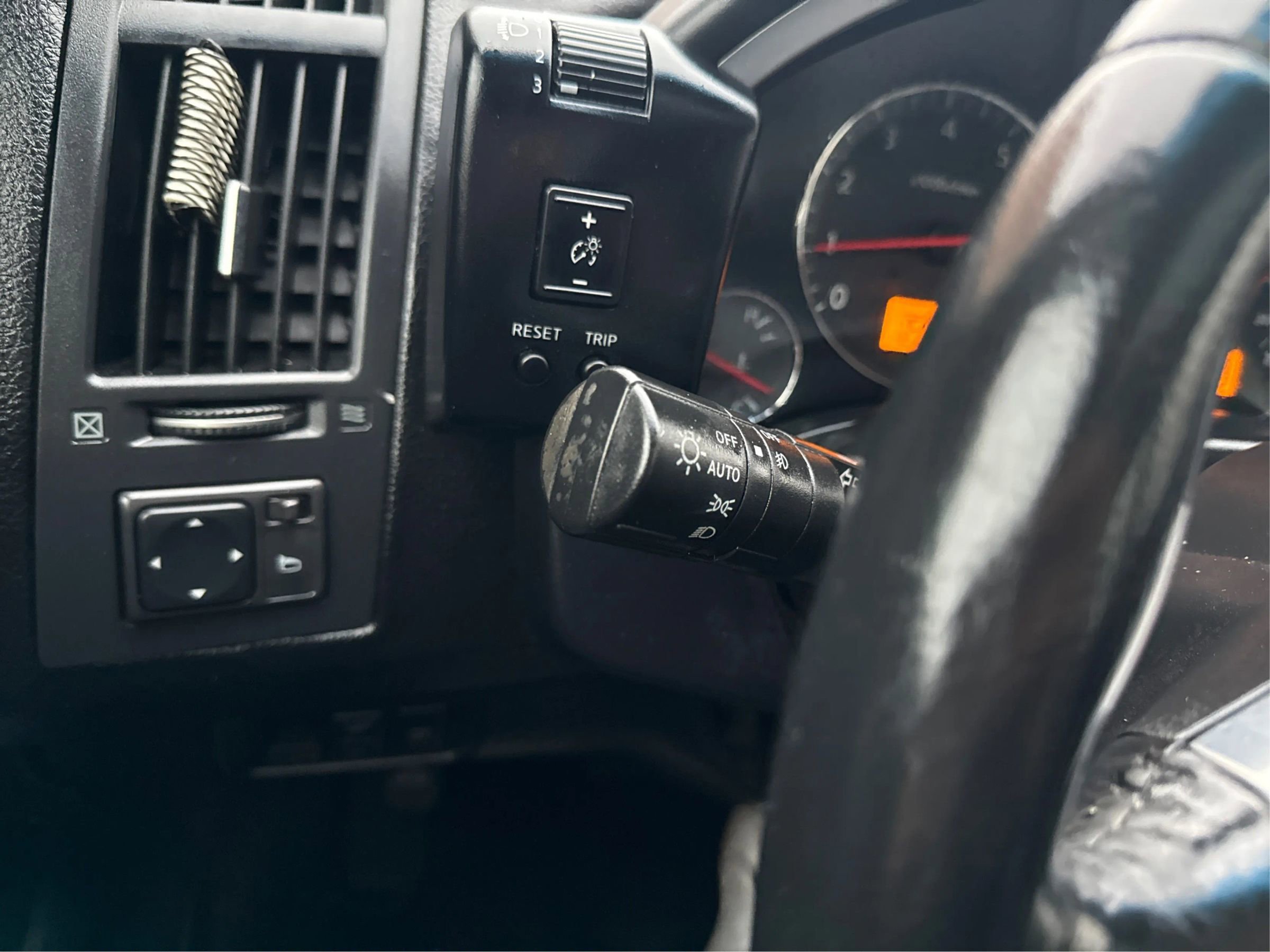 Used 2005 INFINITI FX35 AWD w/ (P01) Touring Pkg image 24