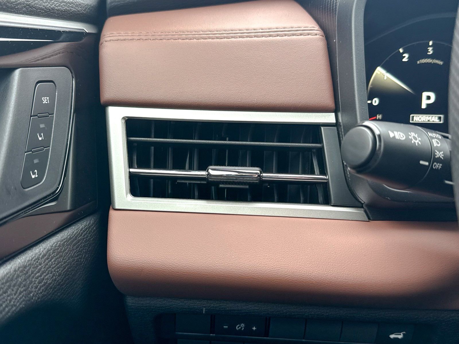 New 2025 Mitsubishi Outlander SEL image 45