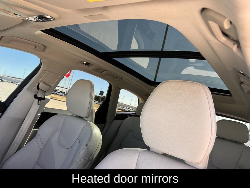 Used 2021 Volvo XC60 T6 Momentum image 25