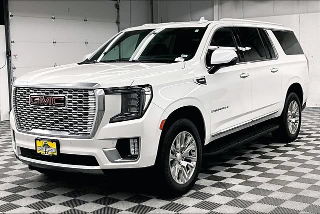 Used 2024 GMC Yukon XL Denali AWD/4WD image 12