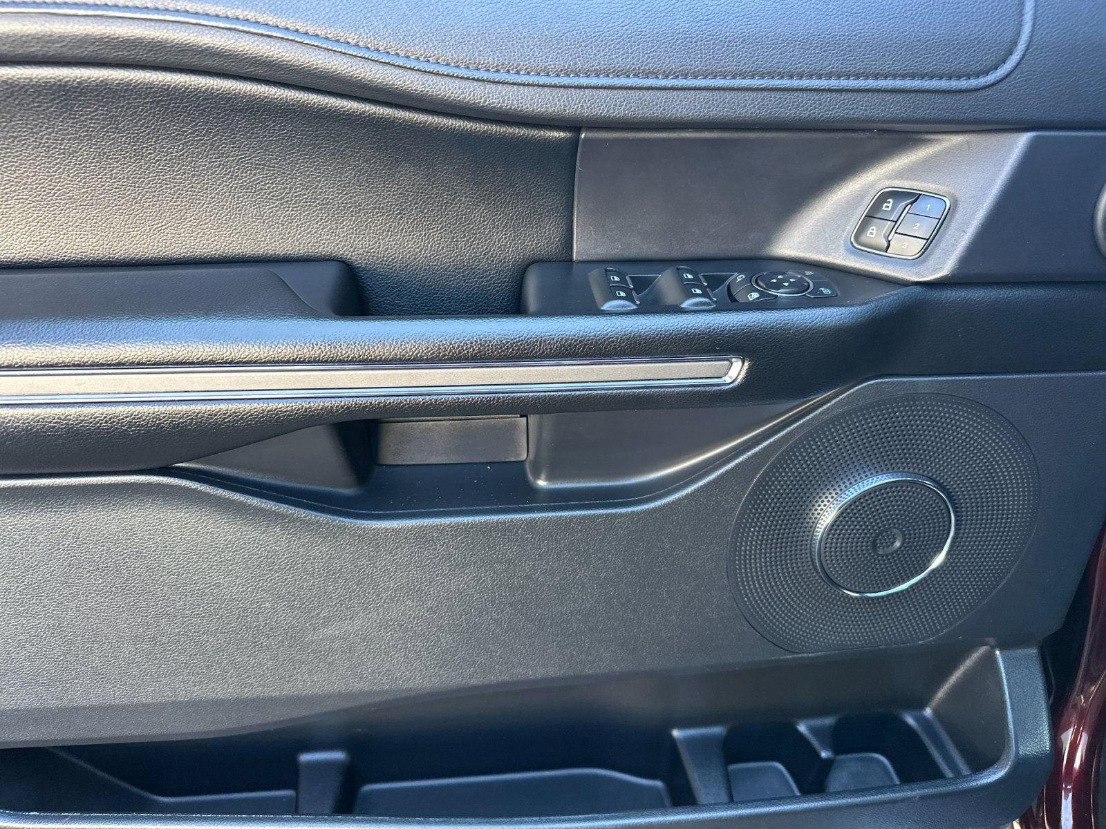 Used 2020 Ford Expedition Max XLT w/ Equipment Group 202A image 12