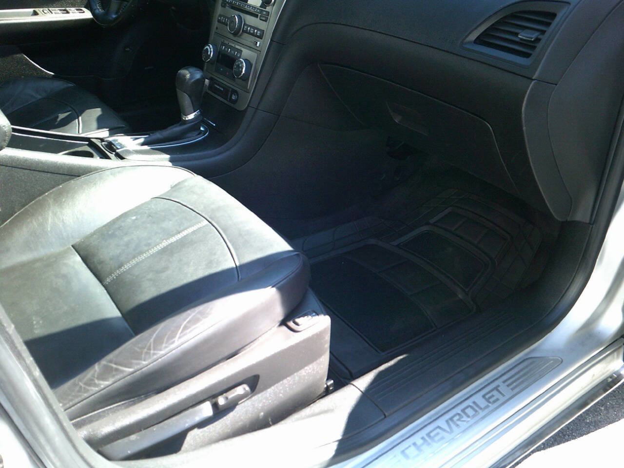 Used 2011 Chevrolet Malibu LTZ FWD image 11