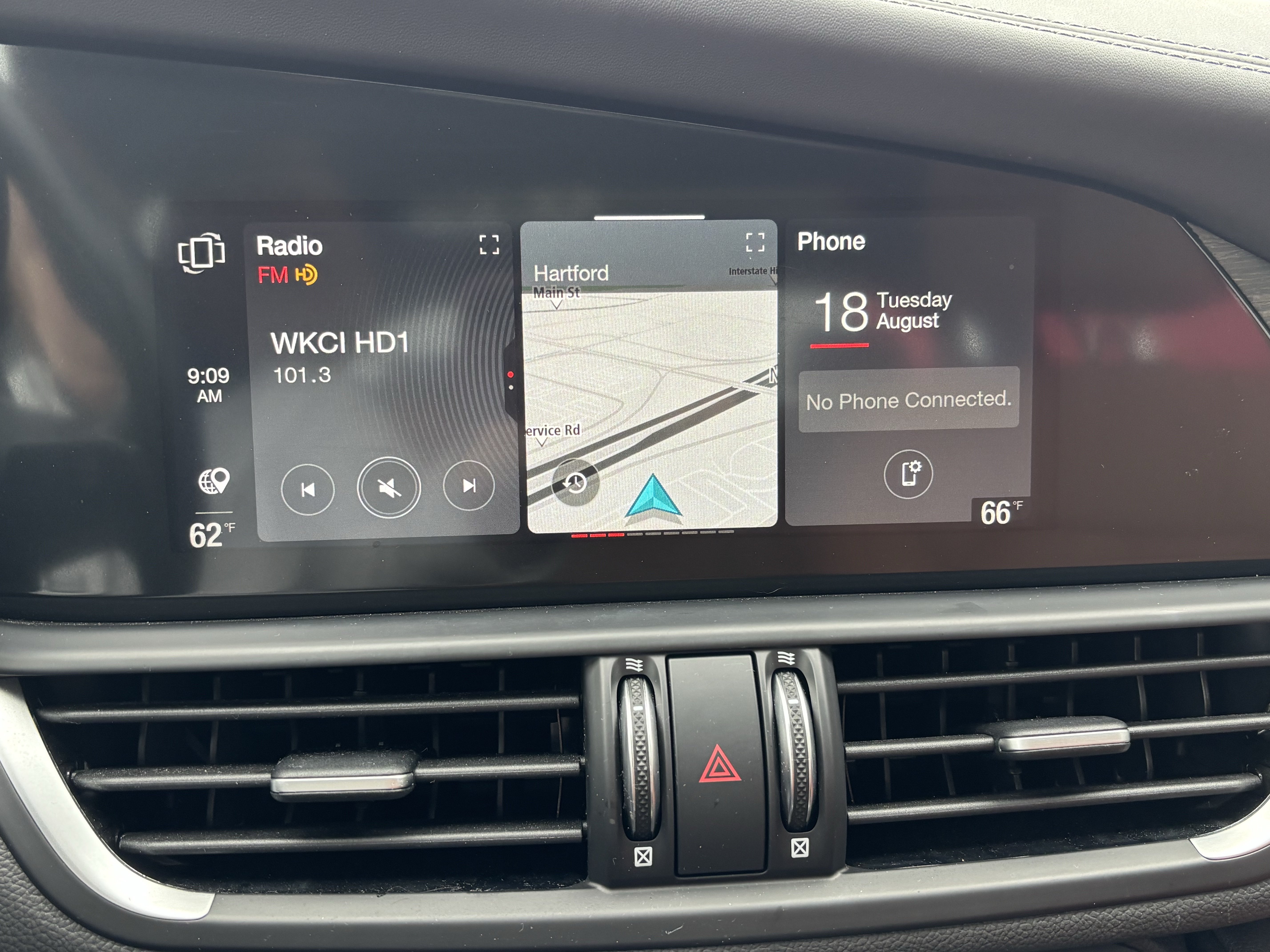 Certified 2023 Alfa Romeo Giulia Ti AWD/4WD image 24