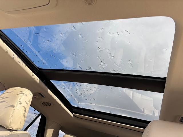 Used 2020 Ford Explorer Platinum image 30