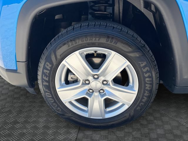 Used 2022 Jeep Compass Latitude w/ Sun and Sound Group AWD/4WD image 14