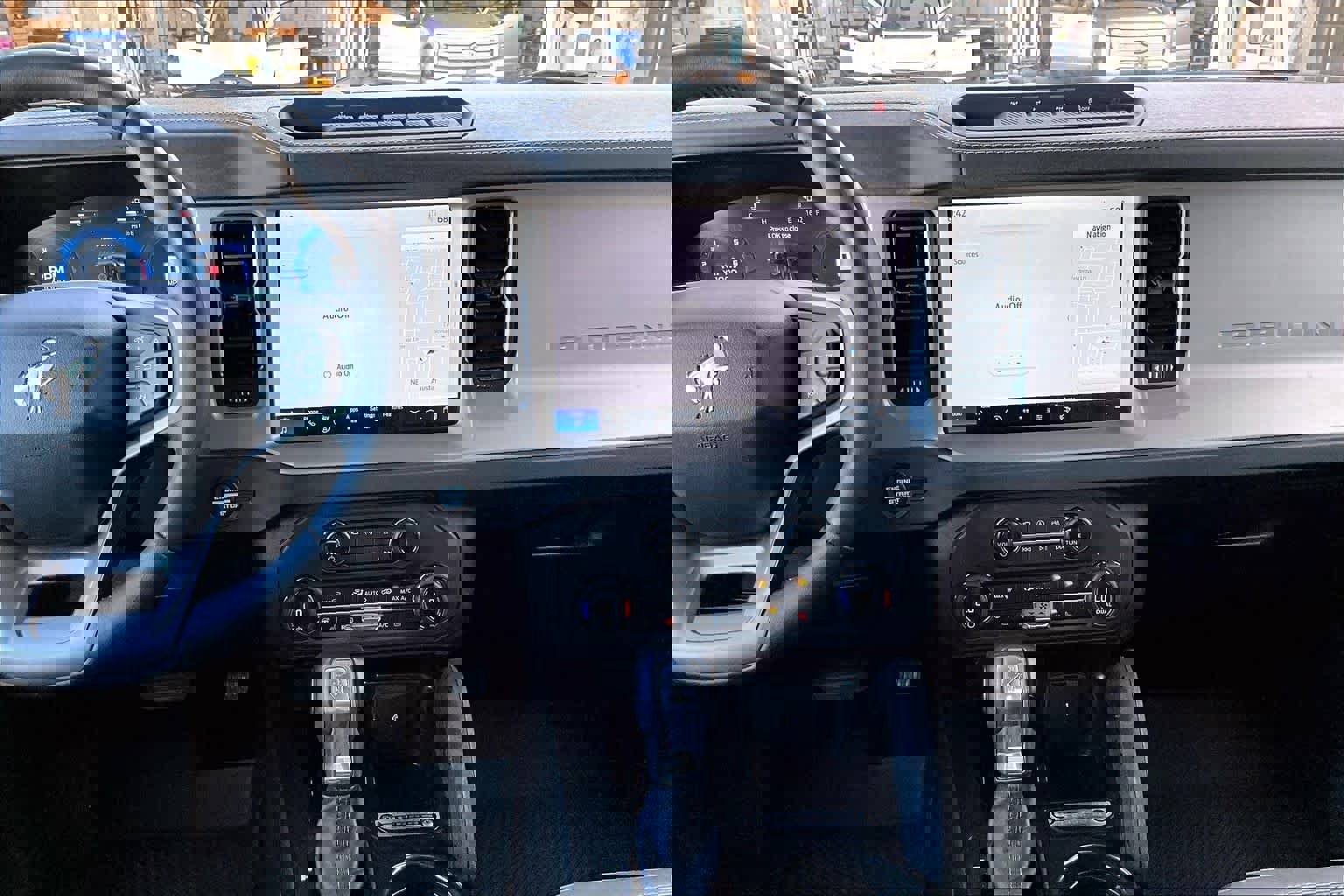 Used 2025 Ford Bronco Outer Banks w/ Sasquatch Package image 13