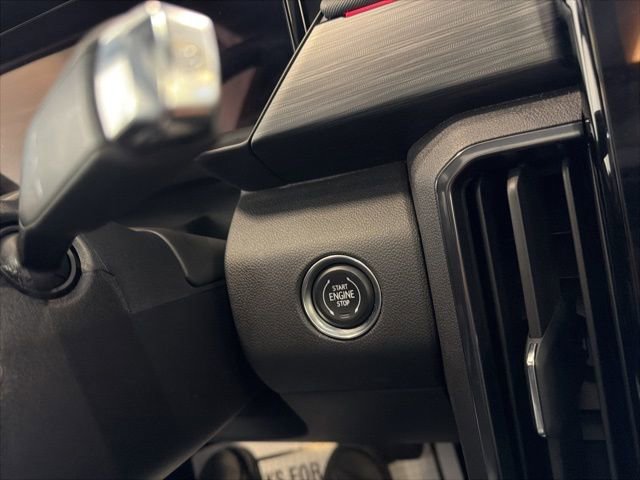 Used 2025 GMC Acadia AT4 w/ Luxury Package image 27