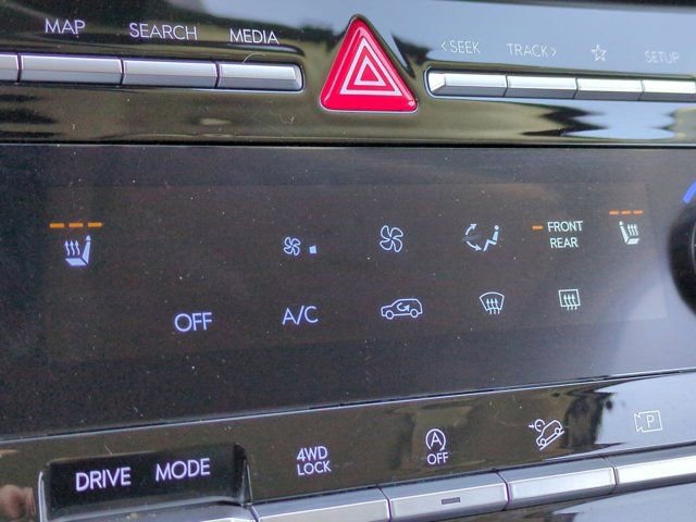 Used 2024 Hyundai Santa Fe SEL image 13